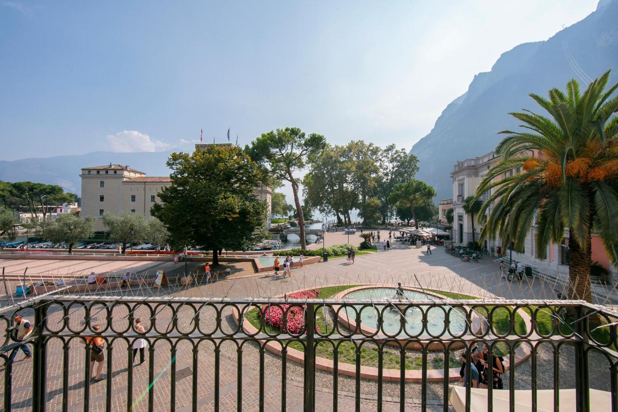 Residenza Rocca Del Lago - Happy Rentals Рива-дель-Гарда Экстерьер фото